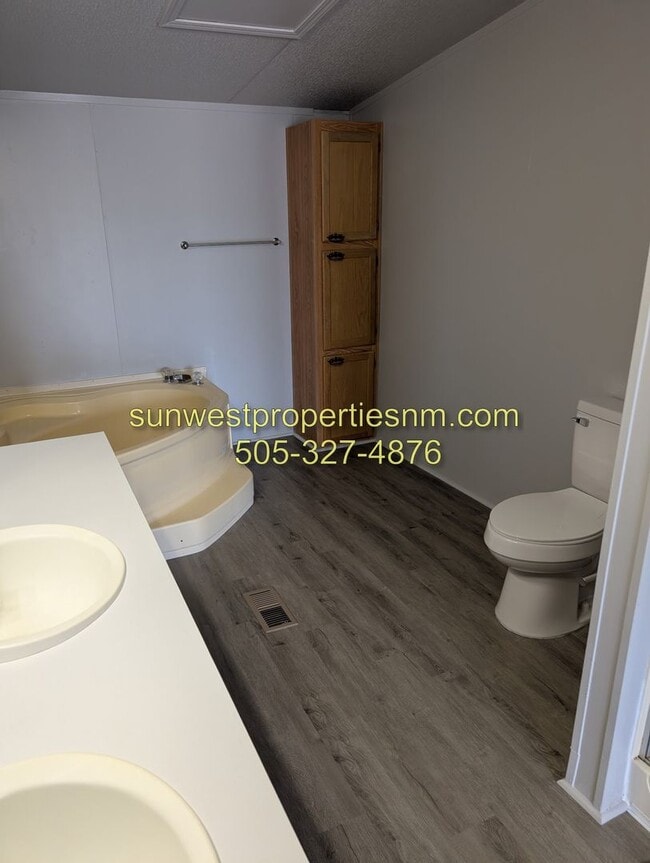 Building Photo - 4 Bedroom, 3 Bath Mobile Home in the Country