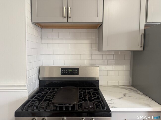 Building Photo - 44 Churchill St