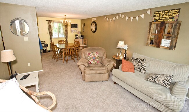 Building Photo - 1635 Van Dyke Dr