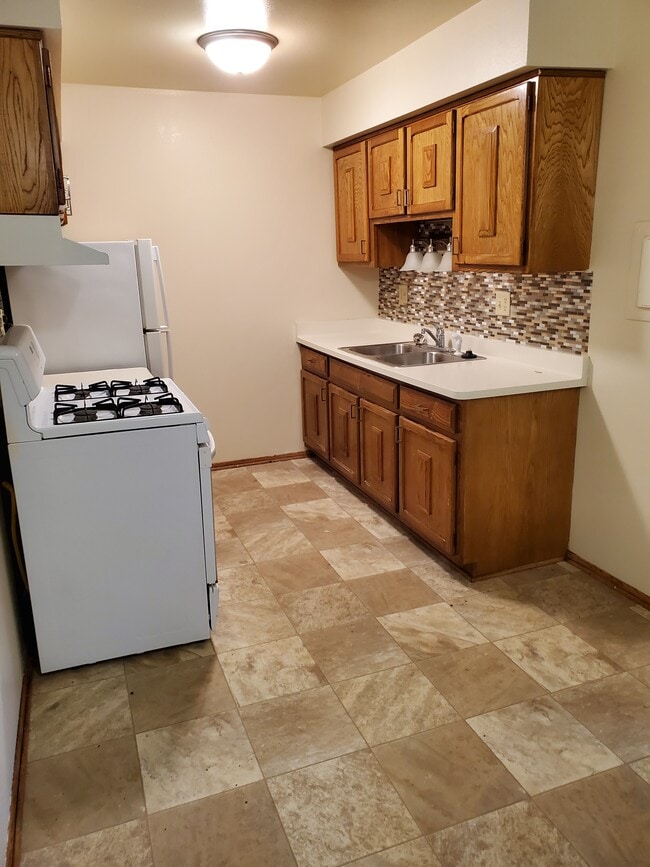 Building Photo - 4025 S 65th St