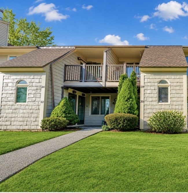 Building Photo - 20 Little Oak Ln