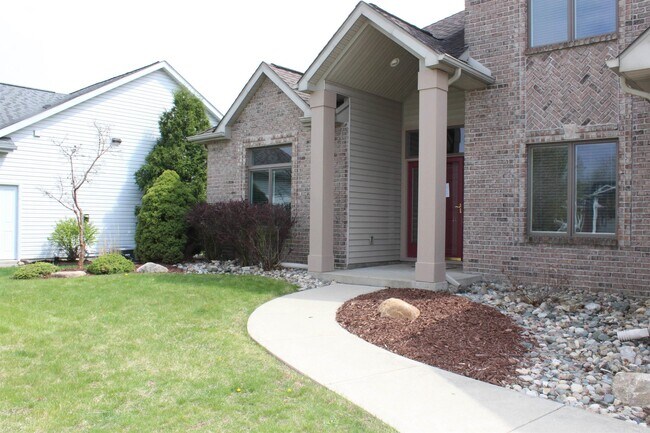 Building Photo - 1114 Pathfinder Cove