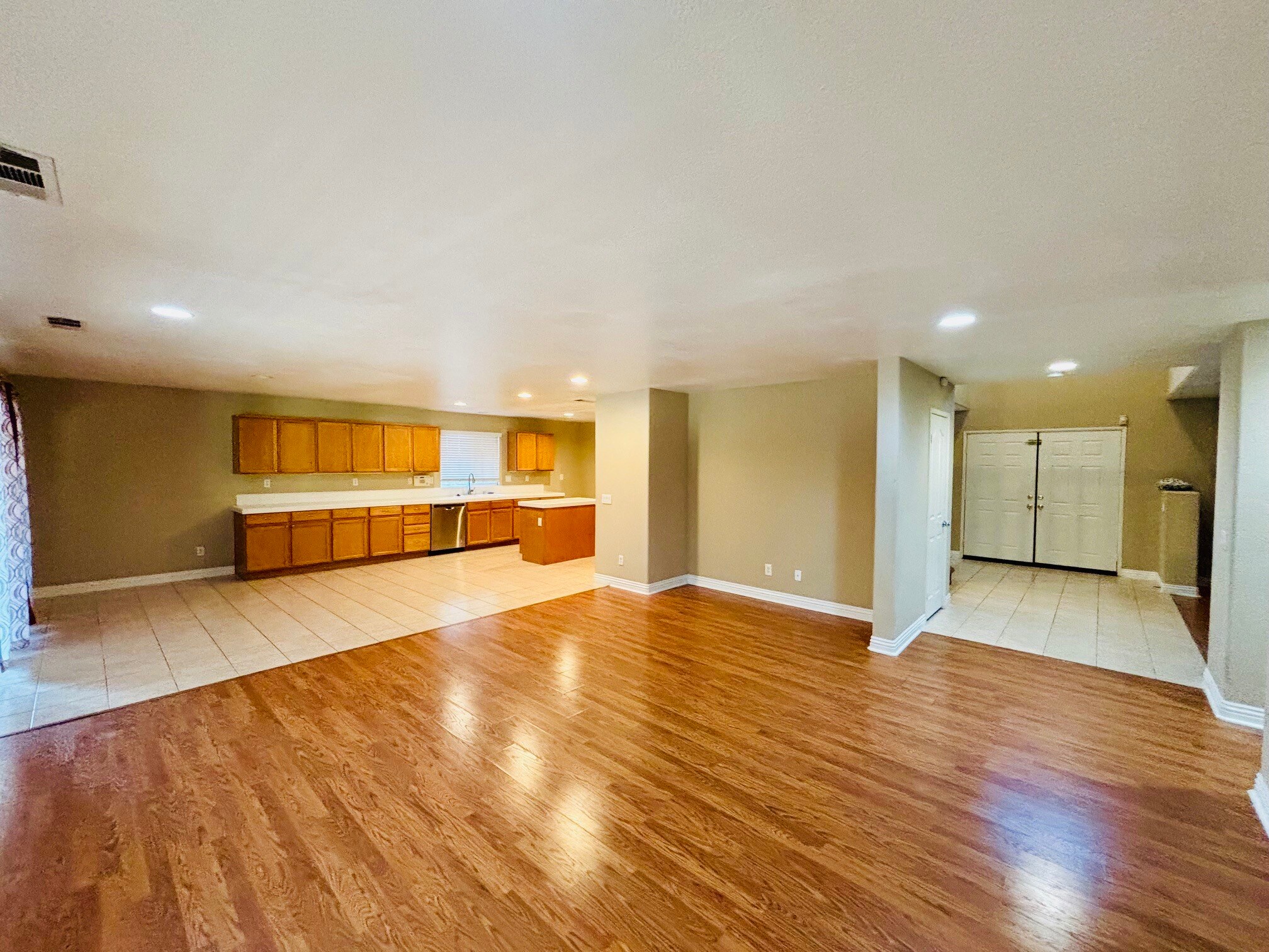 Building Photo - 2064 W Avenue K6