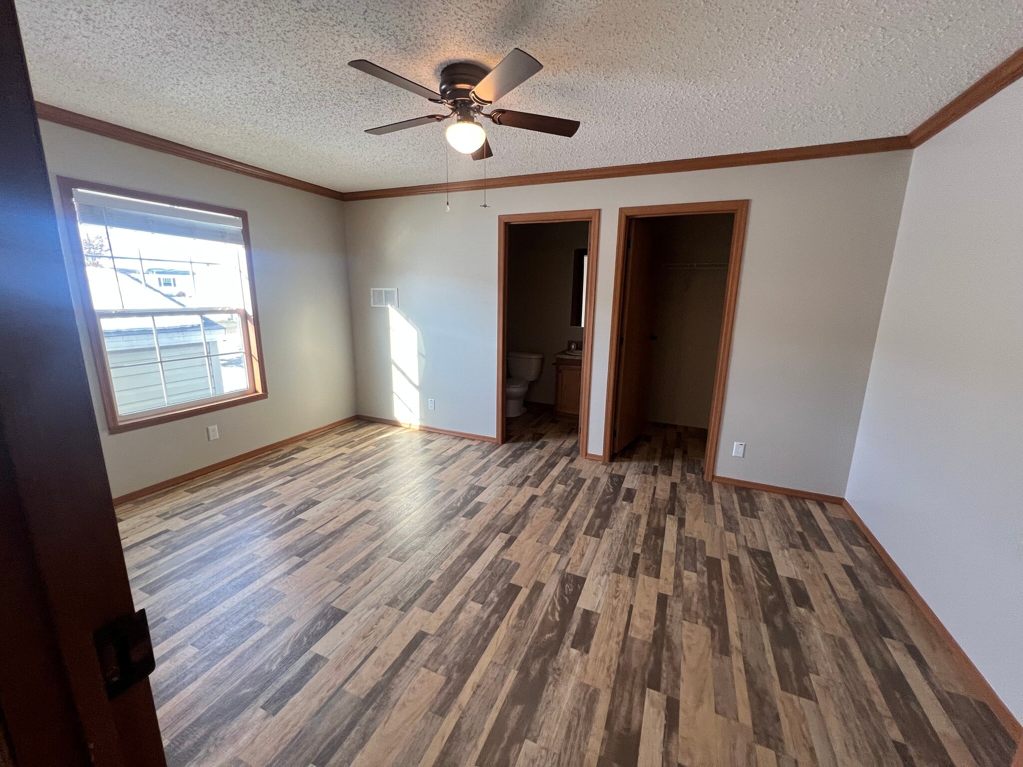 Building Photo - 143 Smokey Hill River Ct