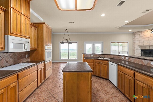Building Photo - 336 Skyline Dr