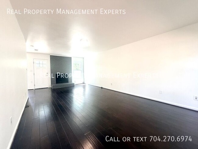 Building Photo - 8509 Golf Ridge Dr