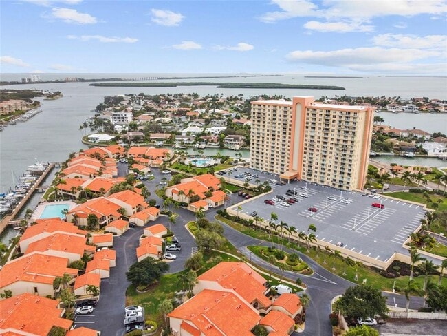 Building Photo - 4800 Brittany Dr S