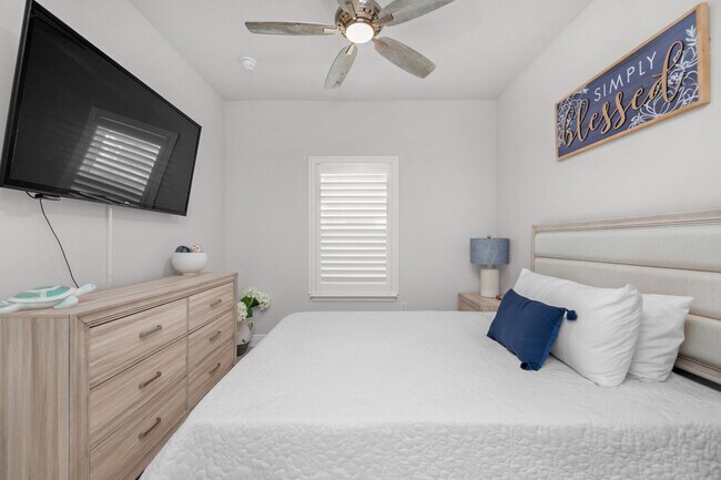 Building Photo - 382 Lightning Bug Ln