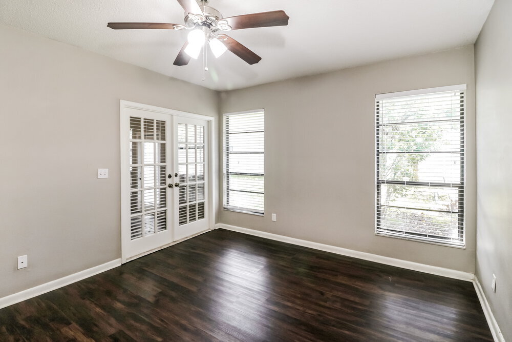 Building Photo - 11504 Robles Del Rio Pl