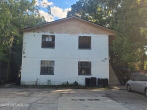Building Photo - 2984 Myra St
