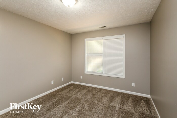 Building Photo - 520 Greenfield Dr