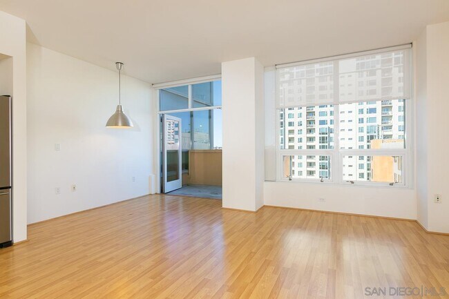 Building Photo - 350 W Ash St