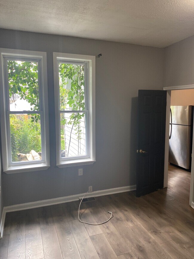 Building Photo - 4013 Belwood Ave