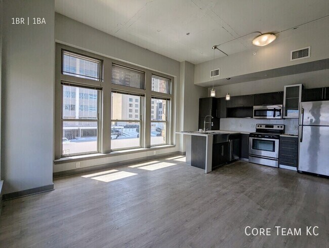 Building Photo - 1121 McGee St