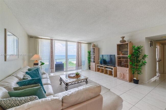 Building Photo - 5601 Collins Ave