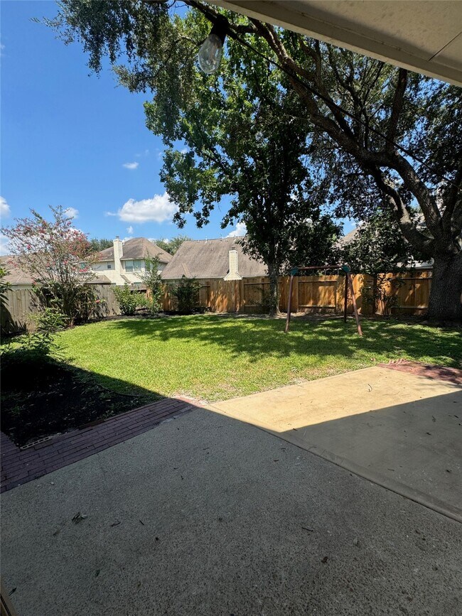 Building Photo - 16655 Broadoak Grove Ln