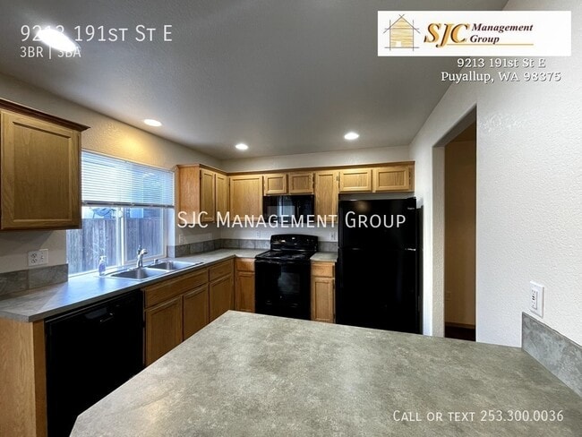 Building Photo - 9213 191st St E