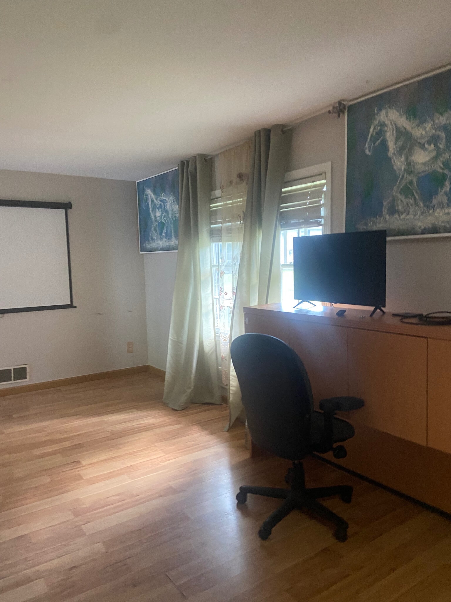 Building Photo - Room in Duplex on Valley Brook Dr