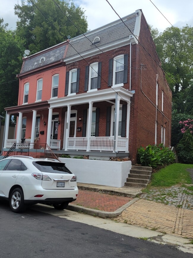 Building Photo - 809 N 21st St