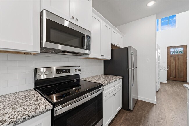 Building Photo - 1207 Chestnut Ct