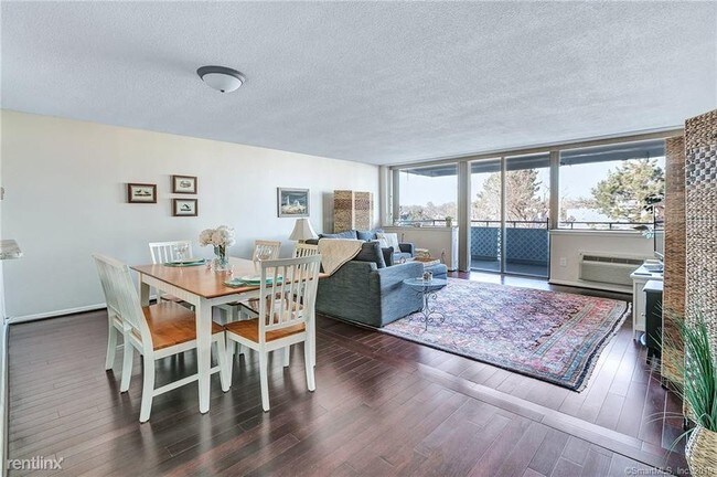 Building Photo - 1 br, 1 bath - 1460 Elm St