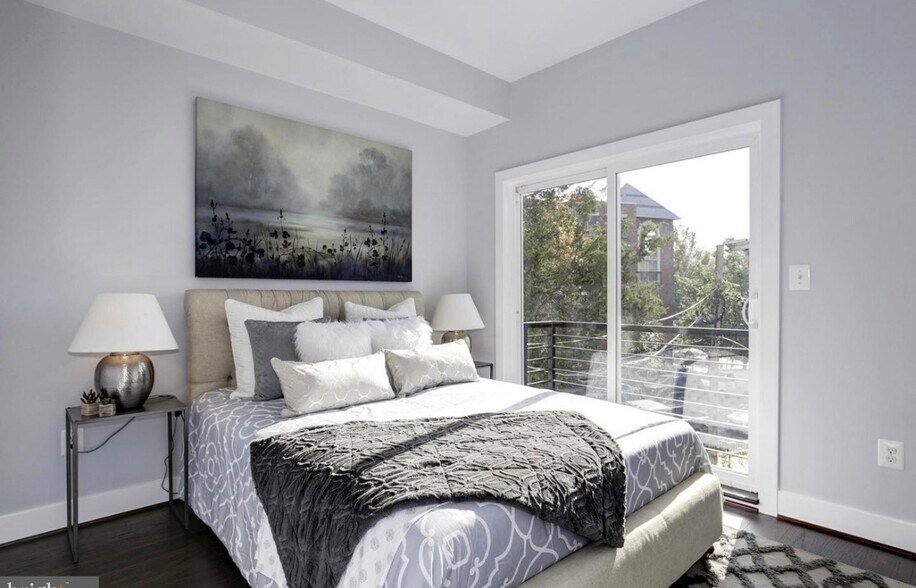 Building Photo - 502 Rhode Island Ave NW