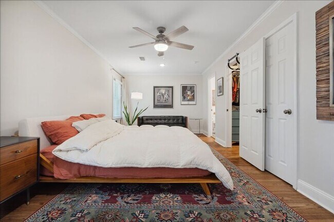 Building Photo - 847 S Mendenhall Rd