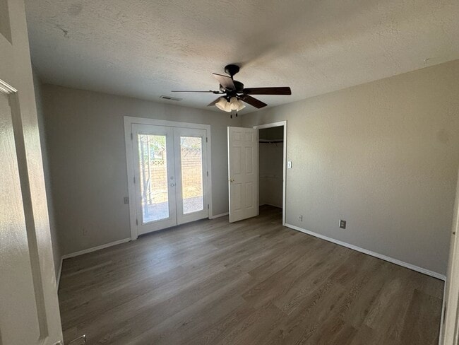 Building Photo - 4 Bed 2.5 Bath Home for Rent