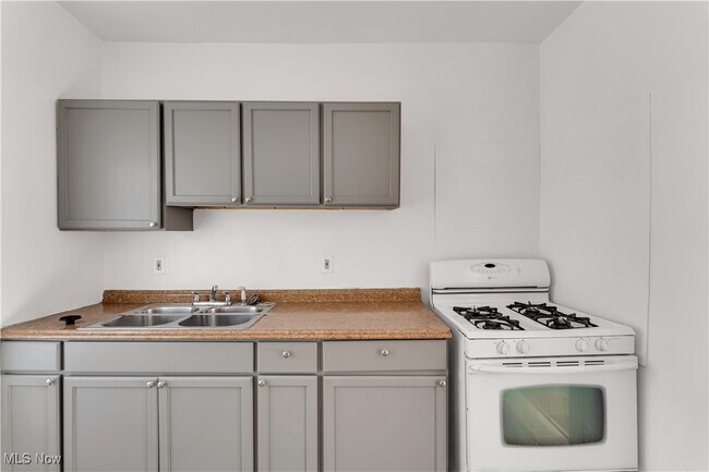 Building Photo - 430 E 149th St