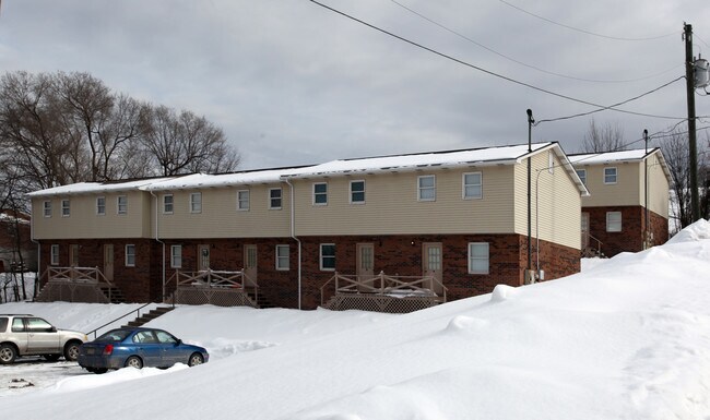 Bay Manor Apartments - T & L Apartments