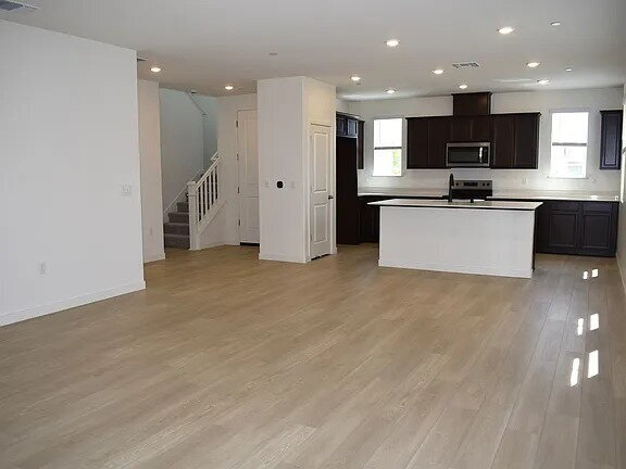 Building Photo - Located in one of Elk Grove's most sought-after neighborhoods