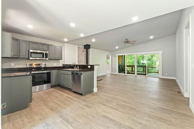 Building Photo - 16 Duvall Ln