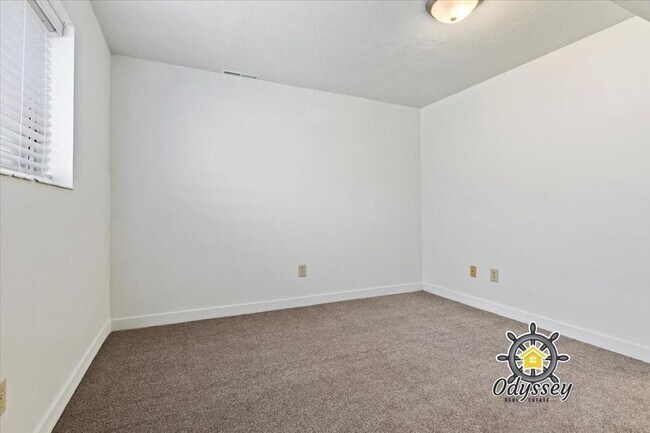 Building Photo - 2066 E 10095 S