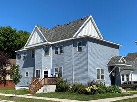 Building Photo - 524 6th St S