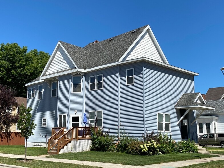 Primary Photo - 524 6th St S