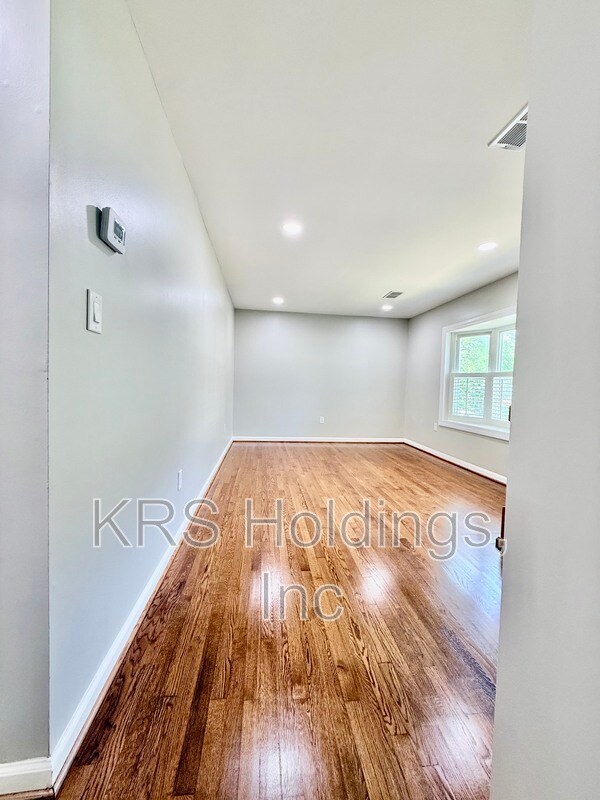 Building Photo - 3931 Forestdale Ave