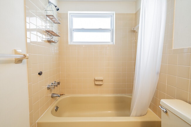 Building Photo - 7715 Sue Ellen Dr