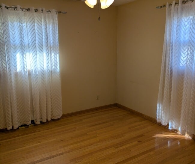 Building Photo - 112 Wright Dr