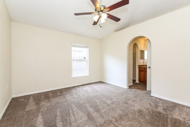 Building Photo - 12744 Ashbrook Cir W