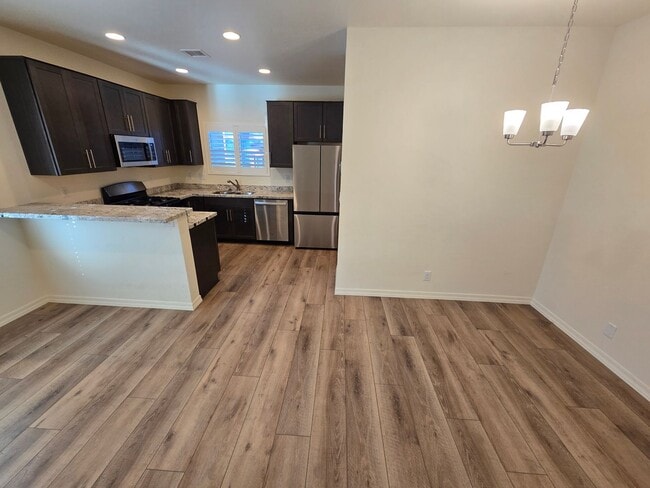 Building Photo - Beautiful, Newly-Built, Townhouse w/A/C & ...