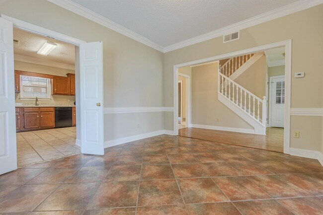 Building Photo - 4375 Big Horn Dr S