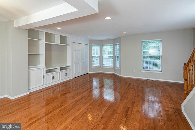 Building Photo - 212 William Livingston Ct