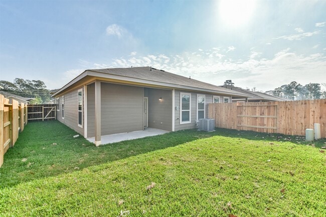 Building Photo - 9800 Grosbeak Ln
