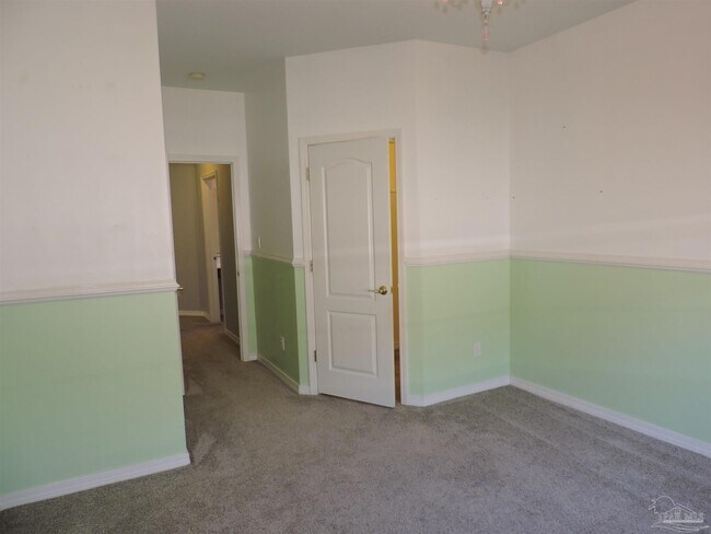 Building Photo - 4986 Vizcaya Dr