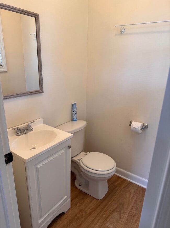 Building Photo - 3 Bed, 1.5 Bath brick home located on Gallimore Town Rd