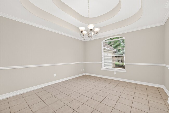 Building Photo - 127 Monterrey Rd W