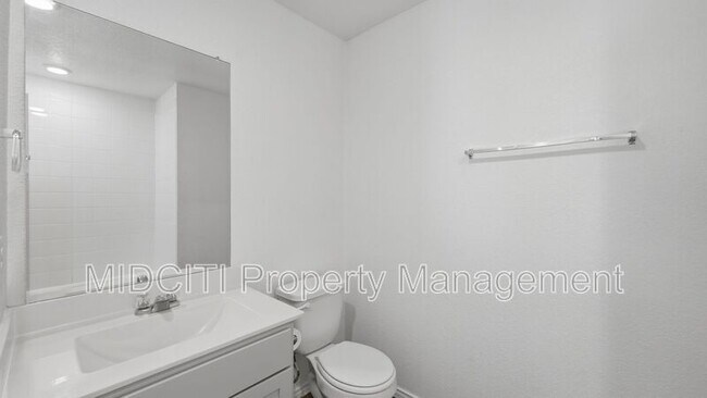 Building Photo - 255 Granary Dr