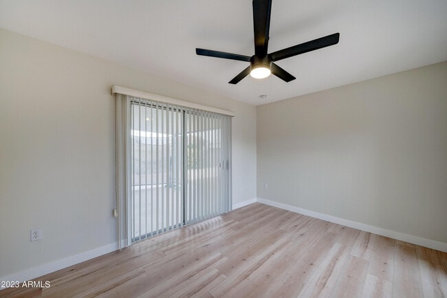 Building Photo - 10144 W Cheryl Dr