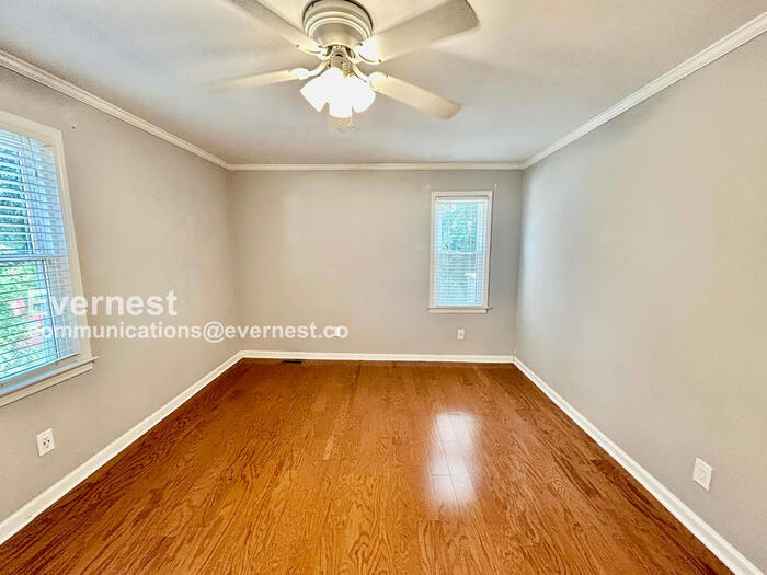 Building Photo - 1807 Dresden Dr NE