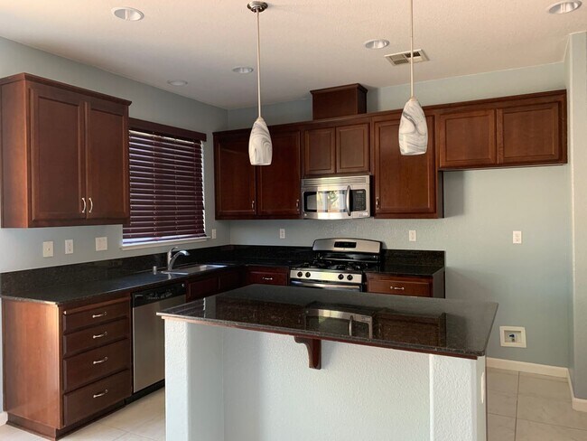 Building Photo - 492 Tilden Cir